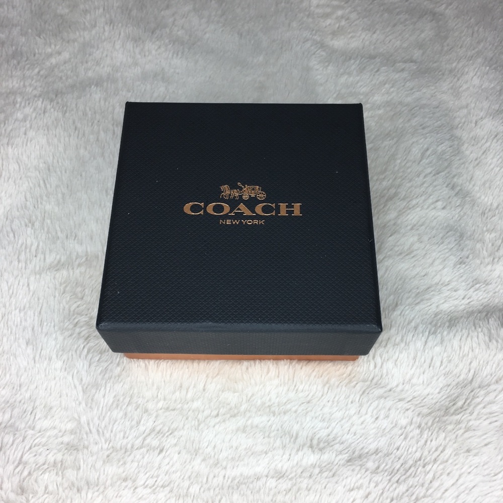 Gold Colored Coach Horse and Carriage Bracelet - Picture 2 of 4